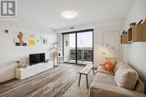 502 - 300G Fourth Avenue, St. Catharines, ON - Indoor Photo Showing Living Room