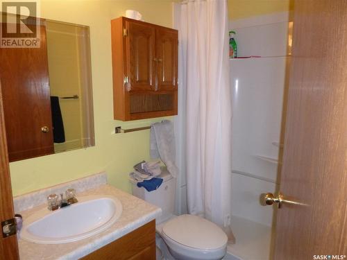 B 1307 98Th Street, Tisdale, SK - Indoor Photo Showing Bathroom