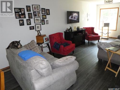 B 1307 98Th Street, Tisdale, SK - Indoor Photo Showing Living Room