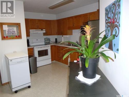 B 1307 98Th Street, Tisdale, SK - Indoor Photo Showing Kitchen With Double Sink