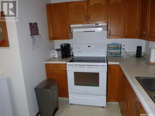 B 1307 98Th Street, Tisdale, SK - Indoor Photo Showing Kitchen