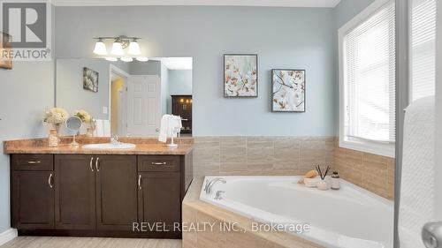 1523 Portrush Way, London, ON - Indoor Photo Showing Bathroom