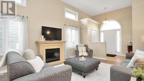 1523 Portrush Way, London, ON - Indoor Photo Showing Living Room With Fireplace