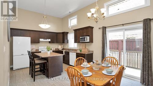 1523 Portrush Way, London, ON - Indoor Photo Showing Dining Room