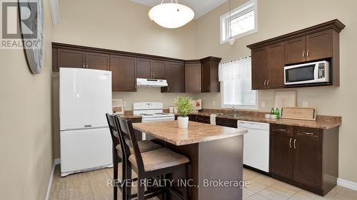 1523 Portrush Way, London, ON - Indoor Photo Showing Kitchen