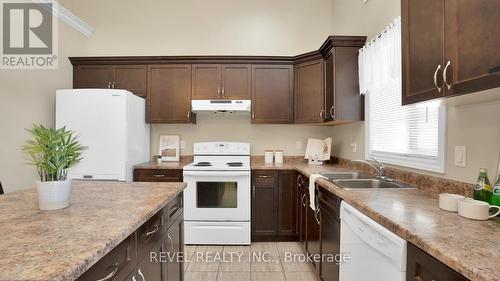 1523 Portrush Way, London, ON - Indoor Photo Showing Kitchen With Double Sink