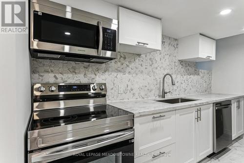 Bsmt - 17 Gatherwood Terrace, Caledon, ON - Indoor Photo Showing Kitchen With Upgraded Kitchen