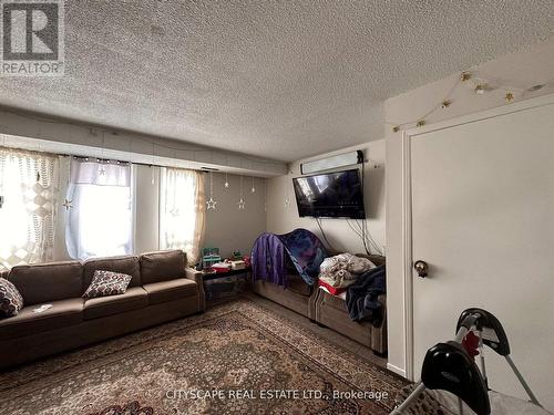 52 - 16 Rexdale, Toronto (Rexdale-Kipling), ON - Indoor Photo Showing Living Room