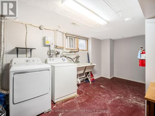 49 Eastchester Avenue, St. Catharines, ON - Indoor Photo Showing Laundry Room