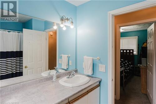 1666 3Rd Avenue W, Owen Sound, ON - Indoor Photo Showing Bathroom