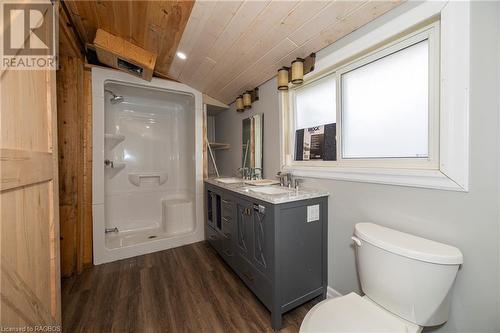 796 6Th Street E, Owen Sound, ON - Indoor Photo Showing Bathroom