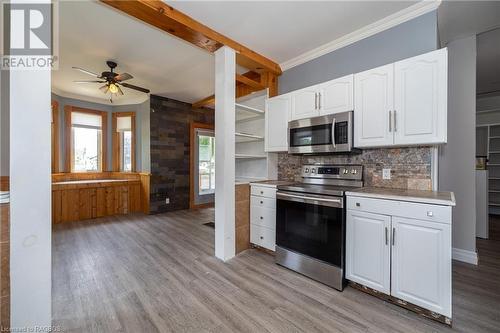 796 6Th Street E, Owen Sound, ON - Indoor Photo Showing Kitchen