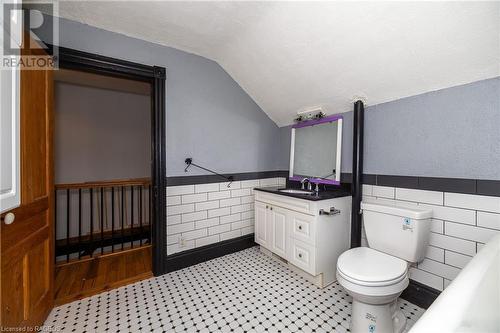 796 6Th Street E, Owen Sound, ON - Indoor Photo Showing Bathroom