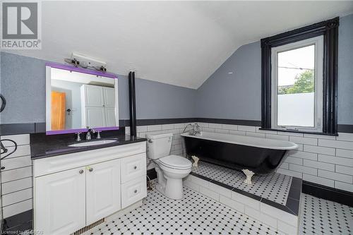 796 6Th Street E, Owen Sound, ON - Indoor Photo Showing Bathroom