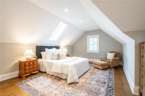 257 Surrey Drive, Oakville, ON - Indoor Photo Showing Bedroom