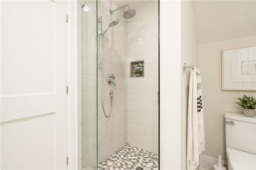 257 Surrey Drive, Oakville, ON - Indoor Photo Showing Bathroom