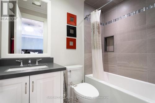 1689 Carolyn Road, Mississauga (East Credit), ON - Indoor Photo Showing Bathroom