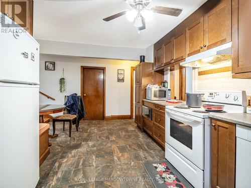 49 Eastchester Avenue, St. Catharines, ON - Indoor Photo Showing Kitchen