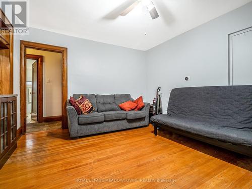 49 Eastchester Avenue, St. Catharines, ON - Indoor Photo Showing Living Room