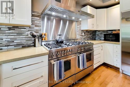 358 Old Guelph Road, Hamilton (Dundas), ON - Indoor Photo Showing Kitchen With Upgraded Kitchen