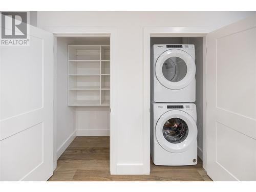 819 Stockwell Avenue Unit# 1, Kelowna, BC - Indoor Photo Showing Laundry Room