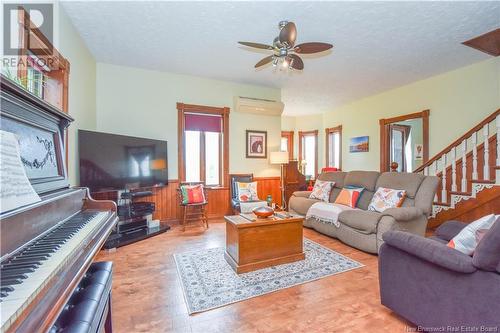 283 Acadie Street, Grande-Anse, NB - Indoor Photo Showing Living Room