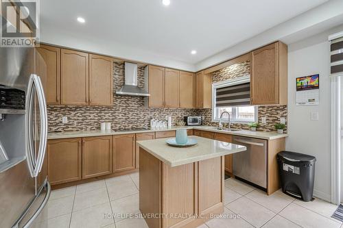 42 Levendale Court, Brampton (Bram East), ON - Indoor Photo Showing Kitchen