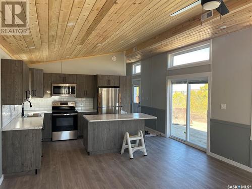 913 Pincherry Place E, Katepwa Beach, SK - Indoor Photo Showing Kitchen With Upgraded Kitchen