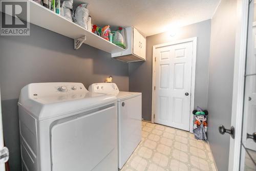 709 King  Street, Cranbrook, BC - Indoor Photo Showing Laundry Room