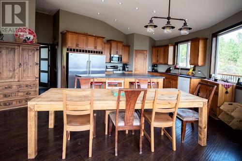 4377 Shuswap Road, Kamloops, BC - Indoor Photo Showing Dining Room