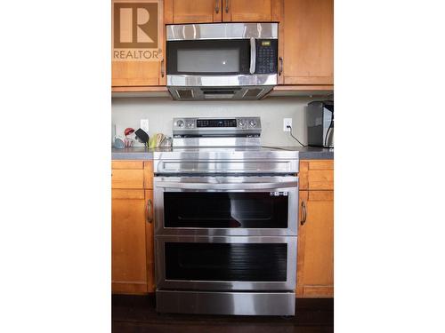 4377 Shuswap Road, Kamloops, BC - Indoor Photo Showing Kitchen