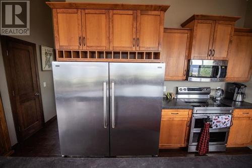 4377 Shuswap Road, Kamloops, BC - Indoor Photo Showing Kitchen