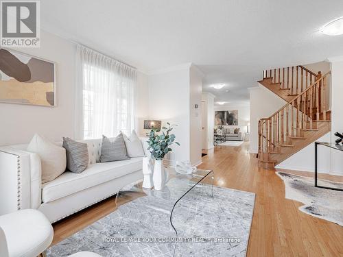 2 Domenica Way, Vaughan (Sonoma Heights), ON - Indoor Photo Showing Living Room