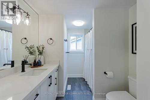 5 Selkirk Crescent, Barrie (Holly), ON - Indoor Photo Showing Bathroom