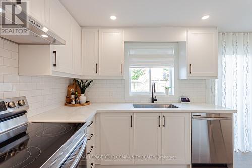 5 Selkirk Crescent, Barrie (Holly), ON - Indoor Photo Showing Kitchen