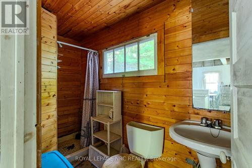 212 Holloway Bay Road, Port Colborne, ON - Indoor Photo Showing Bathroom