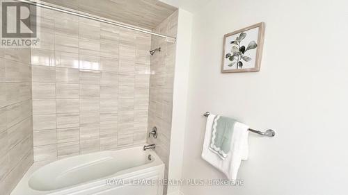 334 - 128 Grovewood Common, Oakville, ON - Indoor Photo Showing Bathroom