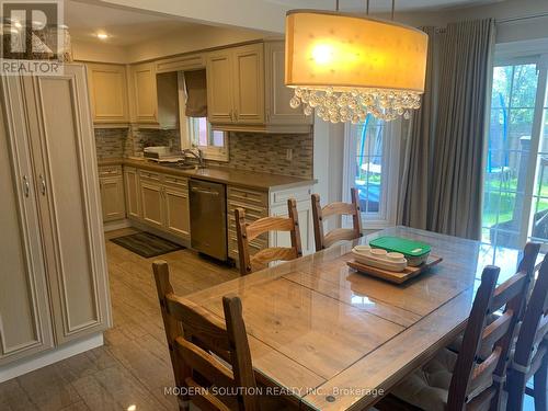 4428 Guildwood Way, Mississauga (Hurontario), ON - Indoor Photo Showing Dining Room