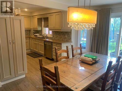 4428 Guildwood Way, Mississauga (Hurontario), ON - Indoor Photo Showing Dining Room