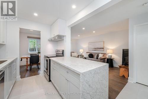 57 - 6779 Glen Erin Drive, Mississauga (Meadowvale), ON - Indoor Photo Showing Kitchen With Upgraded Kitchen