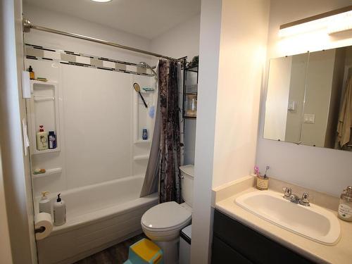 39-1697 Greenfield Ave, Kamloops, BC - Indoor Photo Showing Bathroom