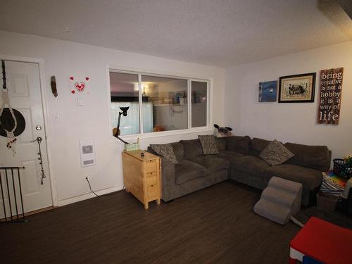 39-1697 Greenfield Ave, Kamloops, BC - Indoor Photo Showing Living Room