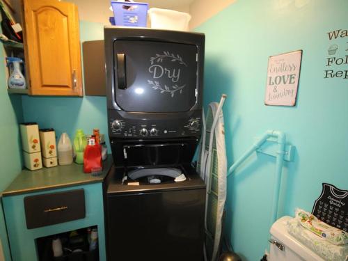 39-1697 Greenfield Ave, Kamloops, BC - Indoor Photo Showing Laundry Room