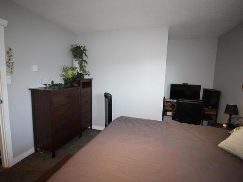 39-1697 Greenfield Ave, Kamloops, BC - Indoor Photo Showing Bedroom