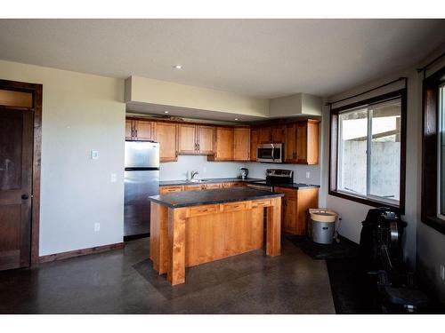 4377 Shuswap Rd, Kamloops, BC - Indoor Photo Showing Kitchen