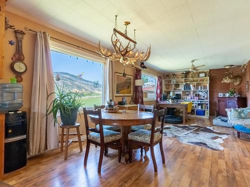 4088 Hills Frontage Rd, Cache Creek, BC - Indoor Photo Showing Dining Room