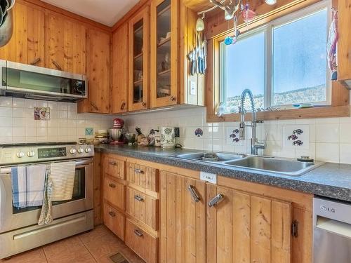 4088 Hills Frontage Rd, Cache Creek, BC - Indoor Photo Showing Kitchen With Double Sink