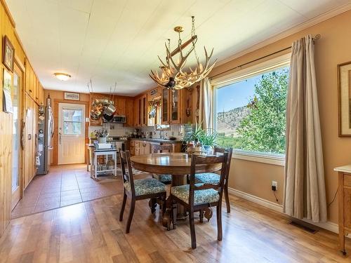 4088 Hills Frontage Rd, Cache Creek, BC - Indoor Photo Showing Dining Room