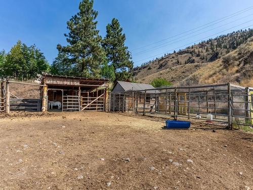 4088 Hills Frontage Rd, Cache Creek, BC - Outdoor