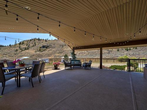 5852 Rodeo Drive, Kamloops, BC - Indoor Photo Showing Garage